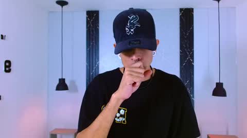 Snapshot of franvill_trato chatting on October 2025 07:55:01 PM Franvill trato online show from October 2025 07:55:01 PM