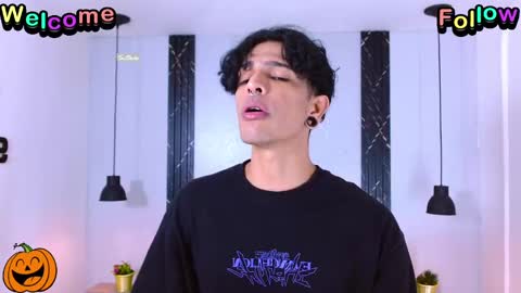 Snapshot of franvill_trato chatting on October 2025 06:05:02 PM Franvill trato online show from October 2025 06:05:02 PM