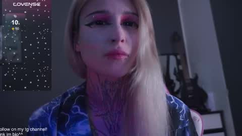 Snapshot of fraulein_mooon chatting on November 2025 12:16:02 AM Asya UwU online show from November 2025 12:16:02 AM