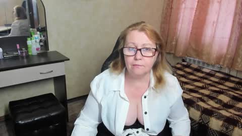 FrauMartha online show from February 2025 01:16:01 PM