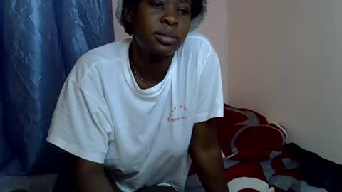 Snapshot of freakie_sissy chatting on November 2025 07:27:02 PM kiki online show from November 2025 07:27:02 PM