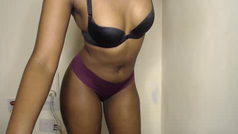 Snapshot of freaky_ass chatting on January 2025 02:33:02 PM Berry online show from January 2025 02:33:02 PM