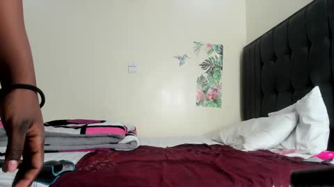 Sandra online show from February 2025 09:02:01 AM