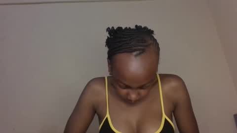 freaky_beauty online show from May 2026 12:58:01 PM