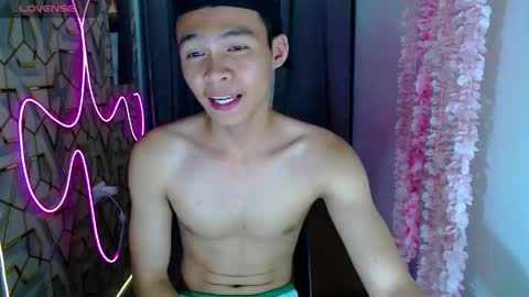 Snapshot of freakymarkxxx chatting on May 2026 03:40:01 PM Mark online show from May 2026 03:40:01 PM