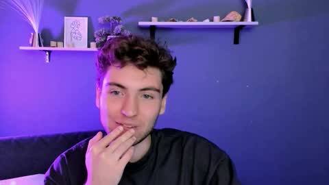 Freddy online show from December 2025 08:37:02 PM