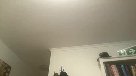 freddy3399 online show from December 2025 08:42:02 AM