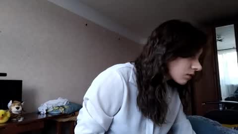 Mia online show from October 2025 08:11:02 AM