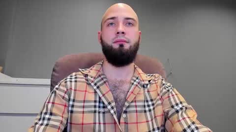 Andrew online show from November 2025 06:40:02 PM