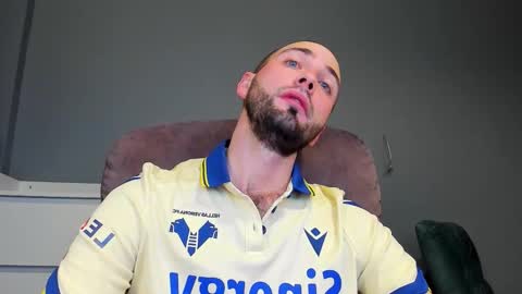 Andrew online show from November 2025 12:55:01 PM