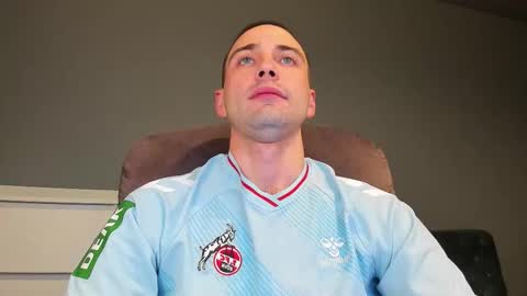 Andrew online show from November 2025 11:42:02 PM