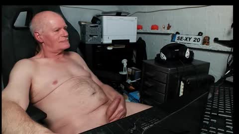 Snapshot of freecamdick chatting on November 2025 01:22:02 PM freecamdick online show from November 2025 01:22:02 PM