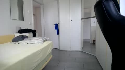 Walter Fischer online show from November 2025 09:15:02 AM