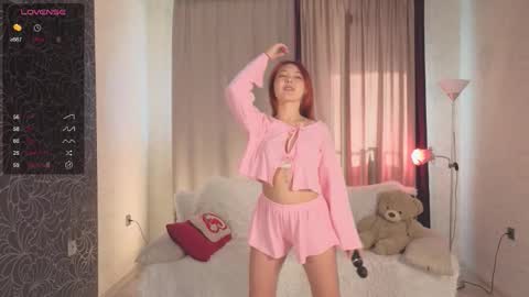 Snapshot of french_eyes chatting on September 2025 12:27:02 PM Emmy online show from September 2025 12:27:02 PM