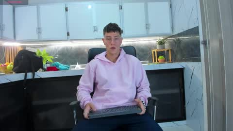 Xavier online show from April 2026 01:55:02 AM