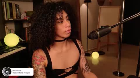 Vale online show from November 2025 01:47:01 AM