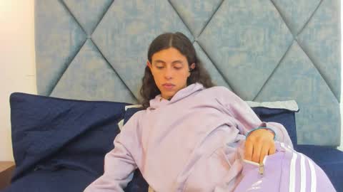 FREYA online show from October 2025 06:08:02 PM