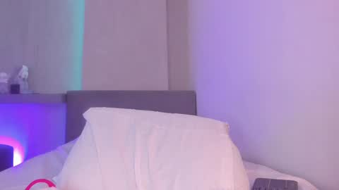 Pau. online show from October 2025 10:57:02 AM