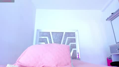 aura online show from May 2026 12:04:01 AM