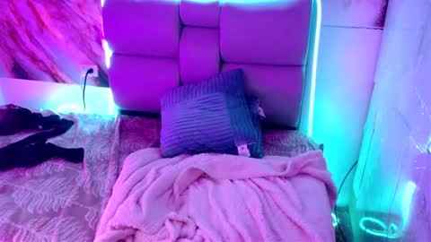 Freyja online show from March 2025 02:28:02 AM