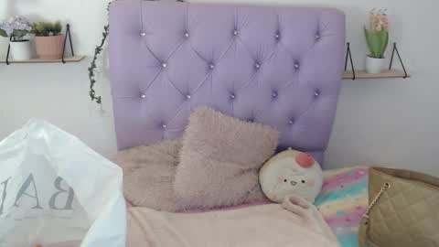 Freyja online show from September 2025 09:25:02 PM