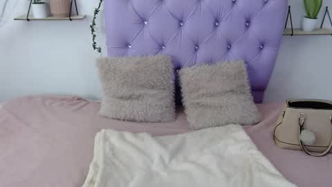 Freyja online show from September 2025 09:29:02 PM