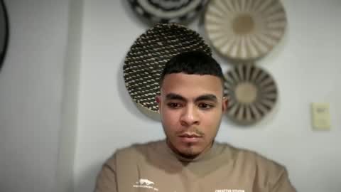 freyva_ online show from January 2025 03:59:01 AM