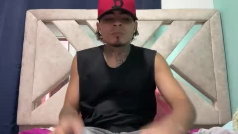 freyva_ online show from April 2026 01:25:01 AM