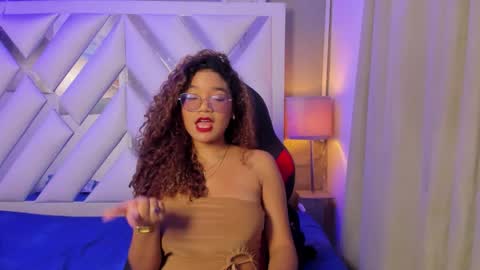 Frezzita online show from November 2025 07:48:02 PM