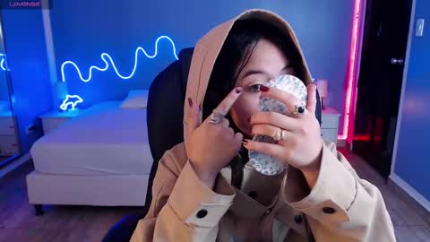 frida_lassi_ online show from February 2025 12:03:02 PM