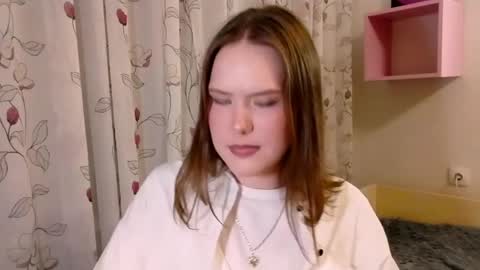 Polly online show from April 2026 06:01:02 PM