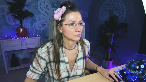 Frida Tander online show from December 2024 03:15:01 PM