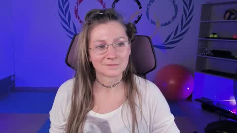 Frida Tander online show from February 2025 03:32:01 PM