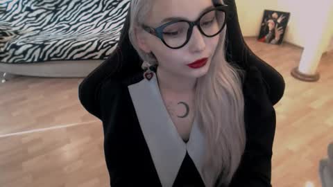 Lilith online show from September 2025 11:54:02 AM