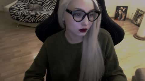 Lilith online show from October 2025 05:44:02 PM