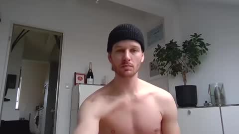 Snapshot of frozenyoga chatting on February 2025 01:51:01 PM frozenyoga online show from February 2025 01:51:01 PM