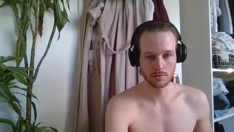 Snapshot of frozenyoga chatting on February 2025 03:51:02 PM frozenyoga online show from February 2025 03:51:02 PM