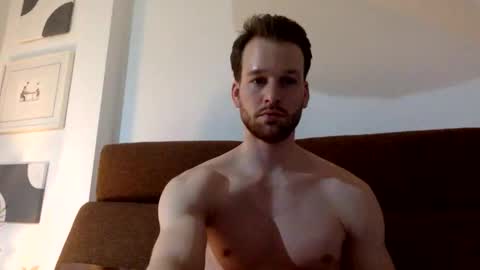 Snapshot of frozenyoga chatting on February 2026 10:15:01 PM frozenyoga online show from February 2026 10:15:01 PM