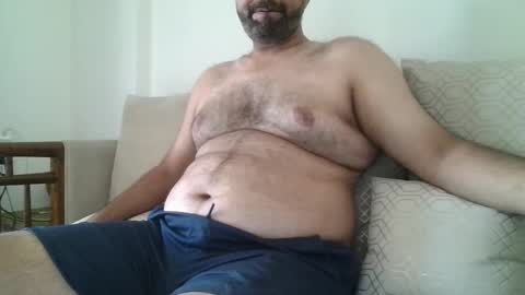 Snapshot of fruti_loops chatting on January 2025 06:03:01 AM fruti loops Bull online show from January 2025 06:03:01 AM