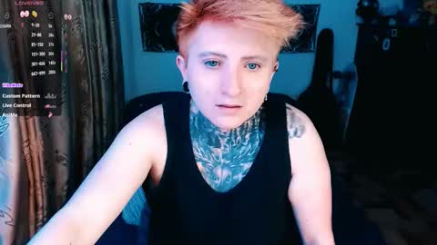 Snapshot of ftmblueyes chatting on October 2025 01:29:01 AM HEHIM online show from October 2025 01:29:01 AM