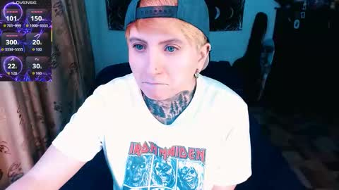 Snapshot of ftmblueyes chatting on November 2025 02:33:01 AM HEHIM online show from November 2025 02:33:01 AM