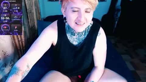 Snapshot of ftmblueyes chatting on November 2025 04:44:02 AM HEHIM online show from November 2025 04:44:02 AM