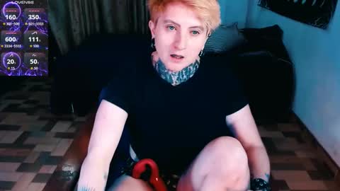 Snapshot of ftmblueyes chatting on November 2025 04:02:02 AM HEHIM online show from November 2025 04:02:02 AM