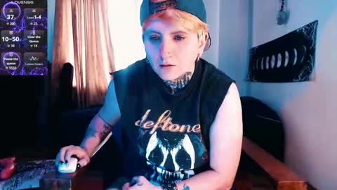 Snapshot of ftmblueyes chatting on November 2025 04:09:02 PM HEHIM online show from November 2025 04:09:02 PM