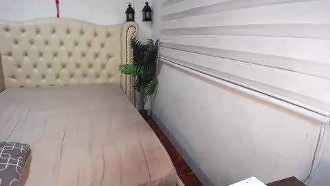 Snapshot of fuckgirl4you chatting on December 2024 10:28:02 PM khalifa online show from December 2024 10:28:02 PM