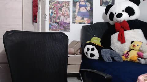 Mia and Gary  online show from September 2025 02:45:01 AM