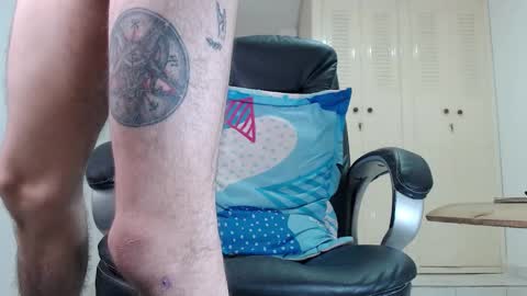 Snapshot of full_milo chatting on January 2026 02:33:02 PM Andres. online show from January 2026 02:33:02 PM