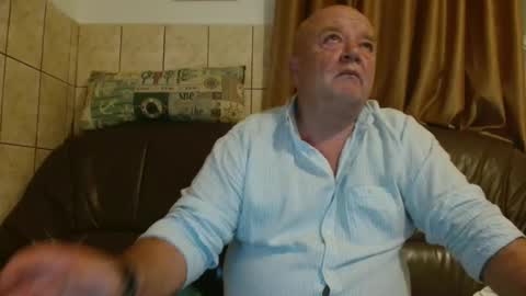 fullballs6 online show from October 2025 02:10:01 AM