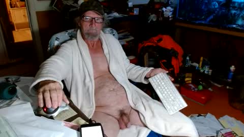 Snapshot of funmike2000 chatting on January 2026 05:00:01 AM mike online show from January 2026 05:00:01 AM