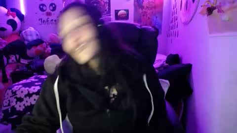 Linda Cataleya-  mackenzie girls online show from March 2025 04:56:01 AM